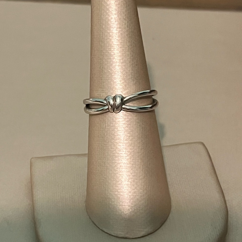 Elegant Silver Knot Ring